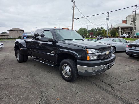 Used 2004 Chevrolet Silverado 3500 2WD Extended Cab w/ Heavy-Duty Power Package image 2