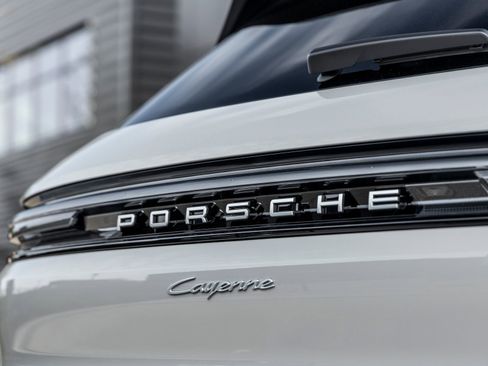 Certified 2026 Porsche Cayenne AWD/4WD image 15