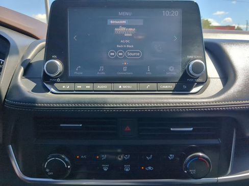 Used 2023 Nissan Rogue S FWD image 19