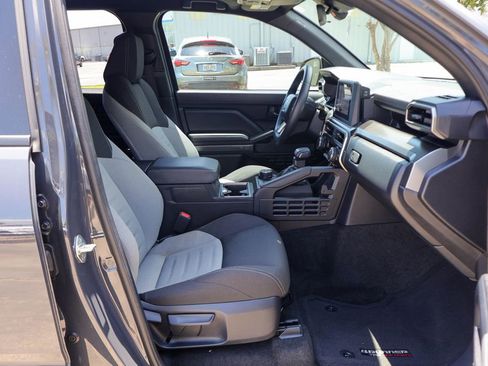 Used 2025 Toyota 4Runner TRD Off-Road AWD/4WD image 9
