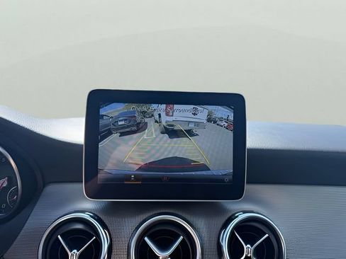 Used 2020 Mercedes-Benz GLA 250 4MATIC image 23