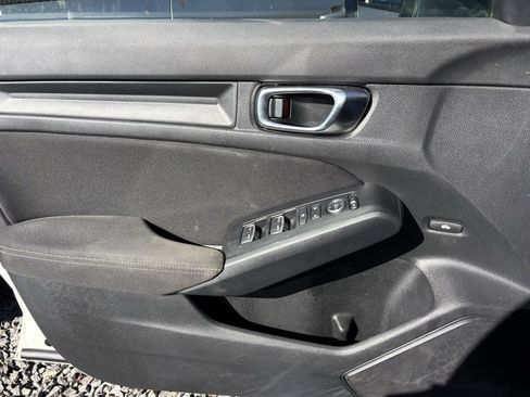 Used 2023 Honda Civic Sport image 3