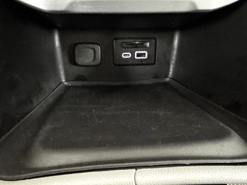 Used 2023 GMC Acadia SLT image 24