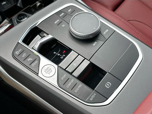 Used 2025 BMW 230i Coupe w/ Convenience Package RWD image 17