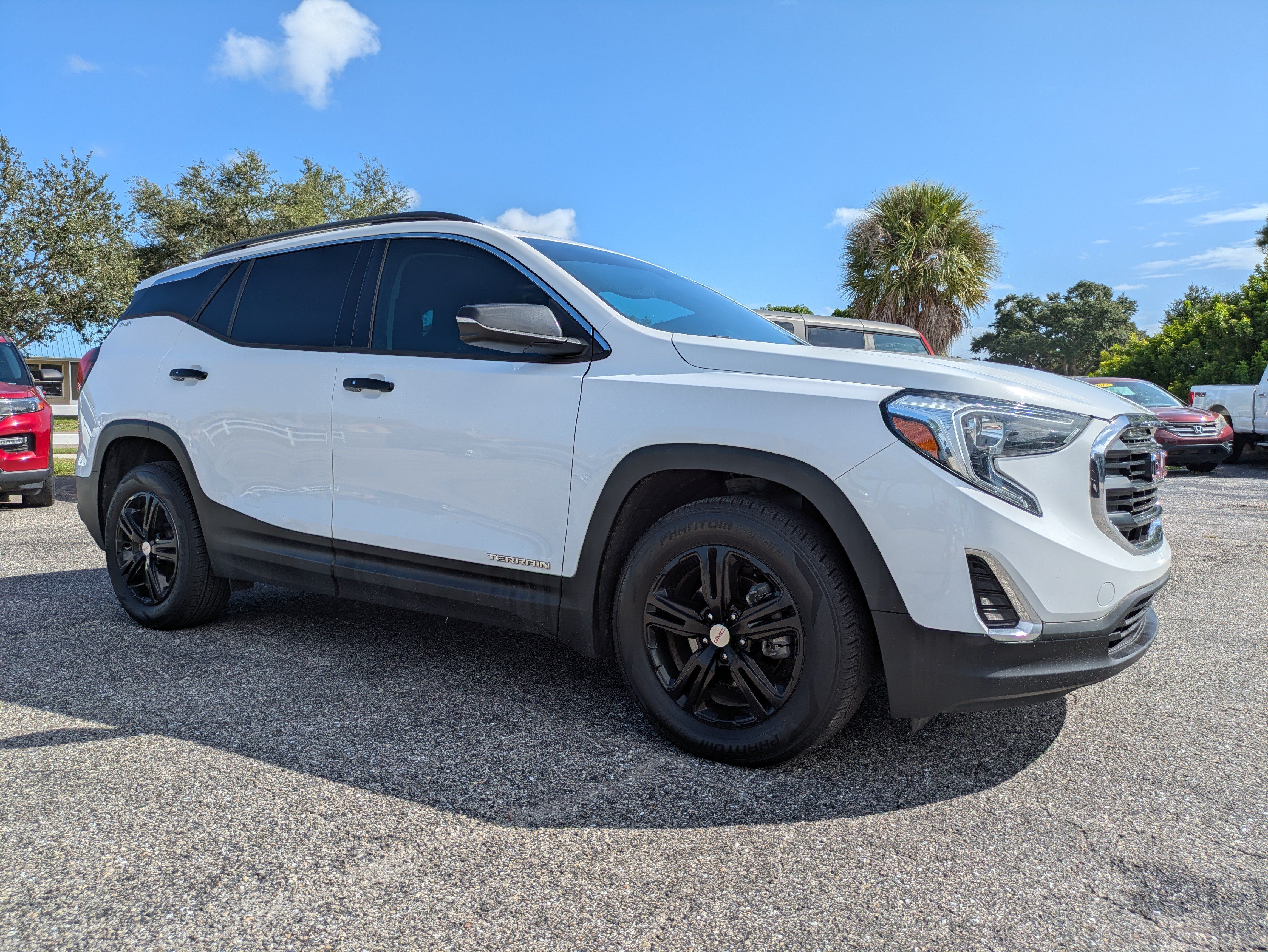 Used 2018 GMC Terrain SLE w/ Driver Convenience Package FWD image 2