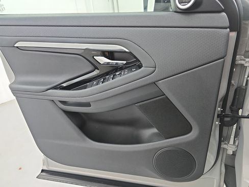 Used 2022 Land Rover Range Rover Evoque R-Dynamic S image 27