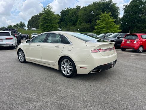 Used 2016 Lincoln MKZ w/ Equipment Group 300A Reserve FWD image 9