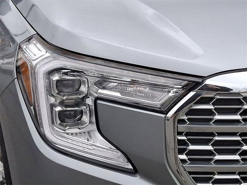 Used 2023 GMC Terrain Denali image 10