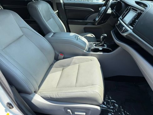Used 2017 Toyota Highlander Limited w/ Protection Package #3 AWD/4WD image 31