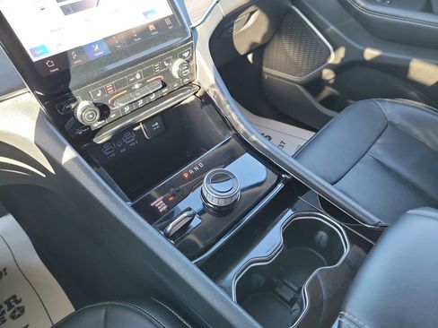 Used 2023 Jeep Grand Cherokee Limited AWD/4WD image 21