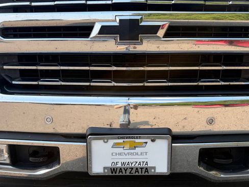 Used 2021 Chevrolet Silverado 1500 LTZ AWD/4WD image 32