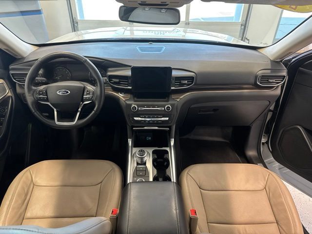 Used 2020 Ford Explorer Limited w/ Class III Trailer Tow Package AWD/4WD image 21