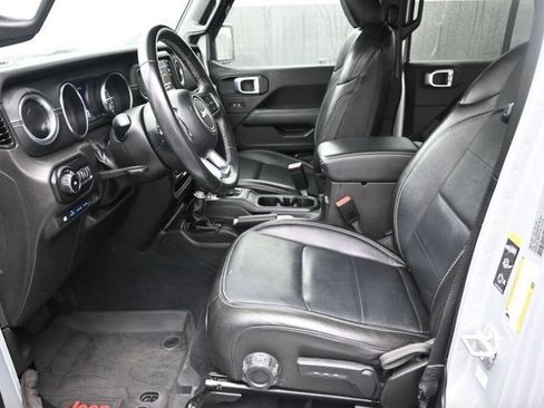 Used 2022 Jeep Wrangler Unlimited Sahara w/ Cold Weather Group AWD/4WD image 4