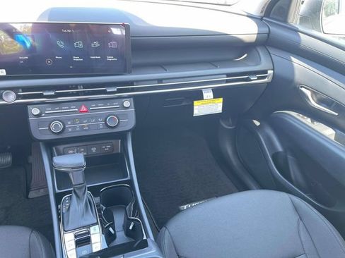 Certified 2025 Hyundai Tucson SE FWD image 13