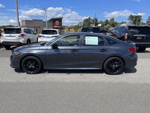 Used 2023 Honda Civic Sport image 17