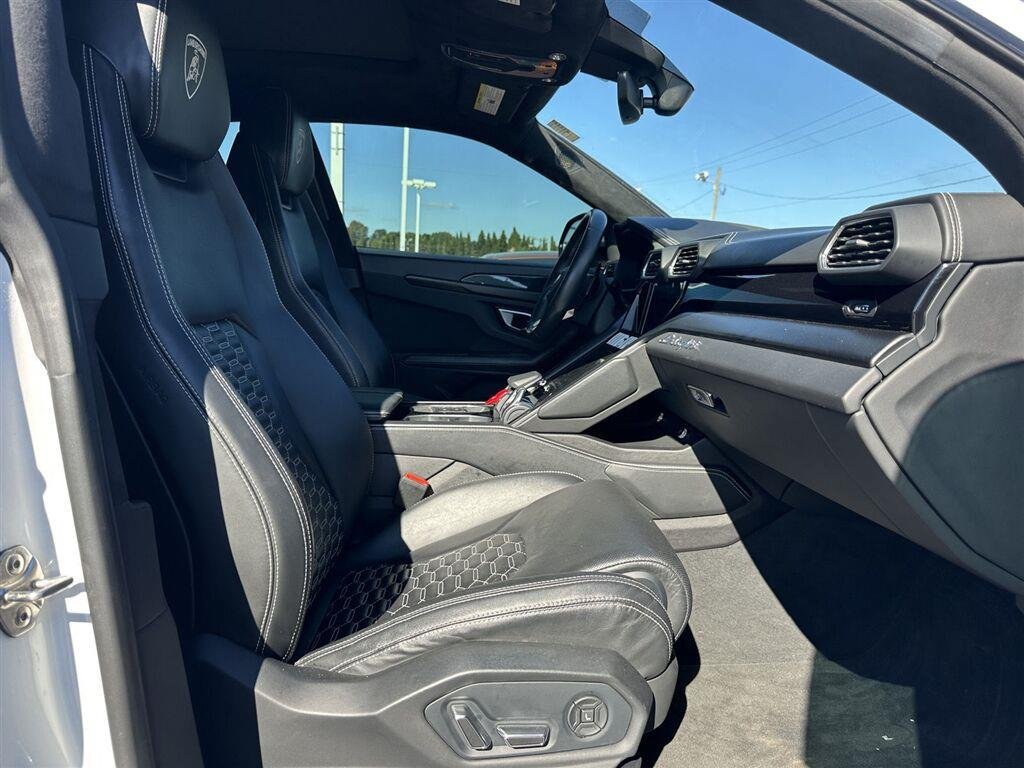 Used 2021 Lamborghini Urus AWD/4WD image 16