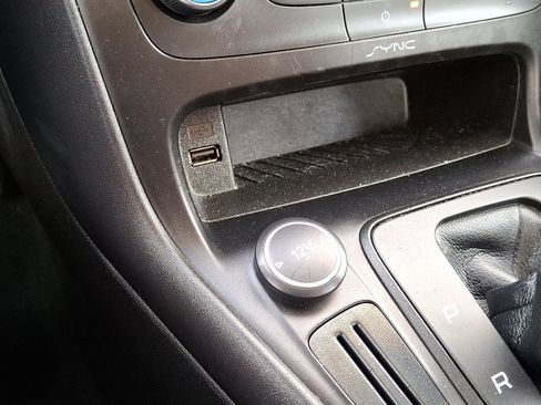 Used 2016 Ford Focus SE image 24