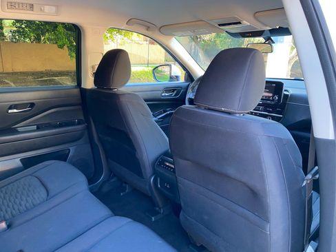 Used 2022 Nissan Pathfinder S FWD image 43