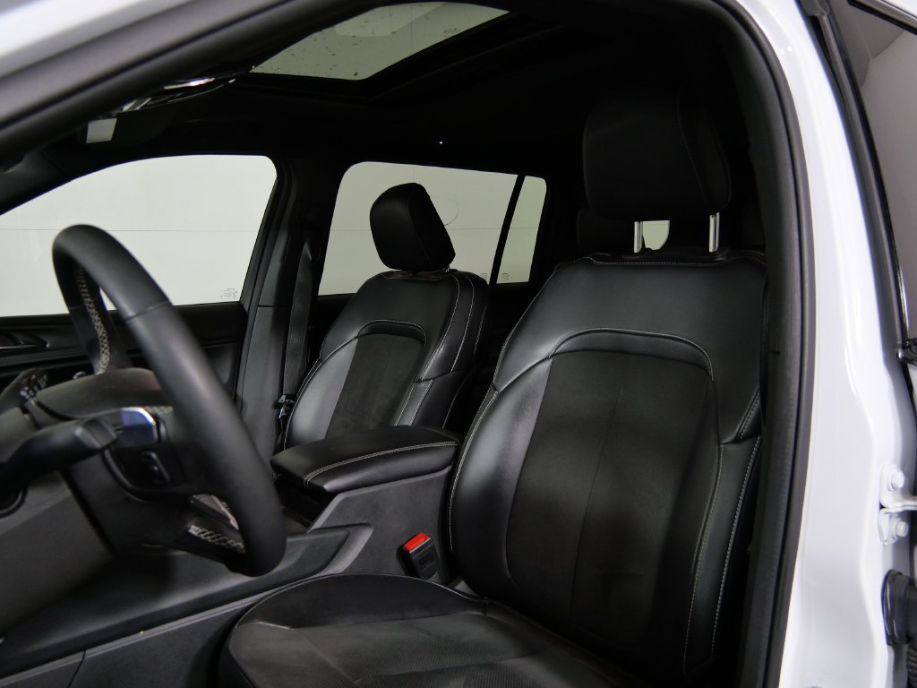 Used 2024 Jeep Grand Cherokee L Altitude AWD/4WD image 11