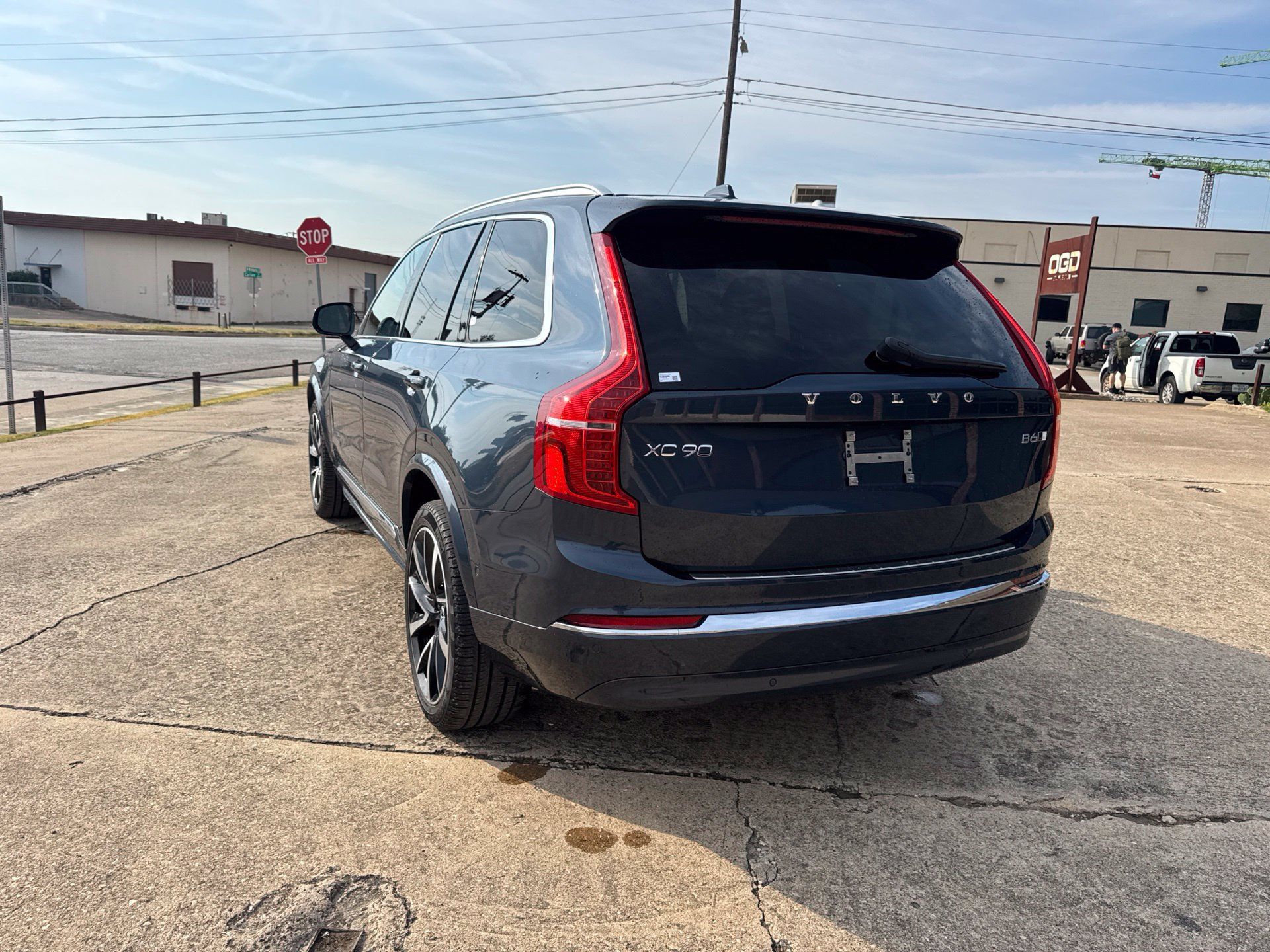 Used 2023 Volvo XC90 B6 Plus w/ Protection Package Premier AWD/4WD image 9