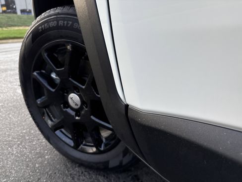 Certified 2023 Jeep Renegade Latitude w/ Premium Group image 12