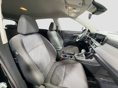 Used 2025 Kia Seltos LX AWD/4WD image 28