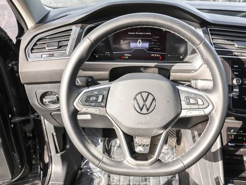 Certified 2024 Volkswagen Tiguan SE image 19