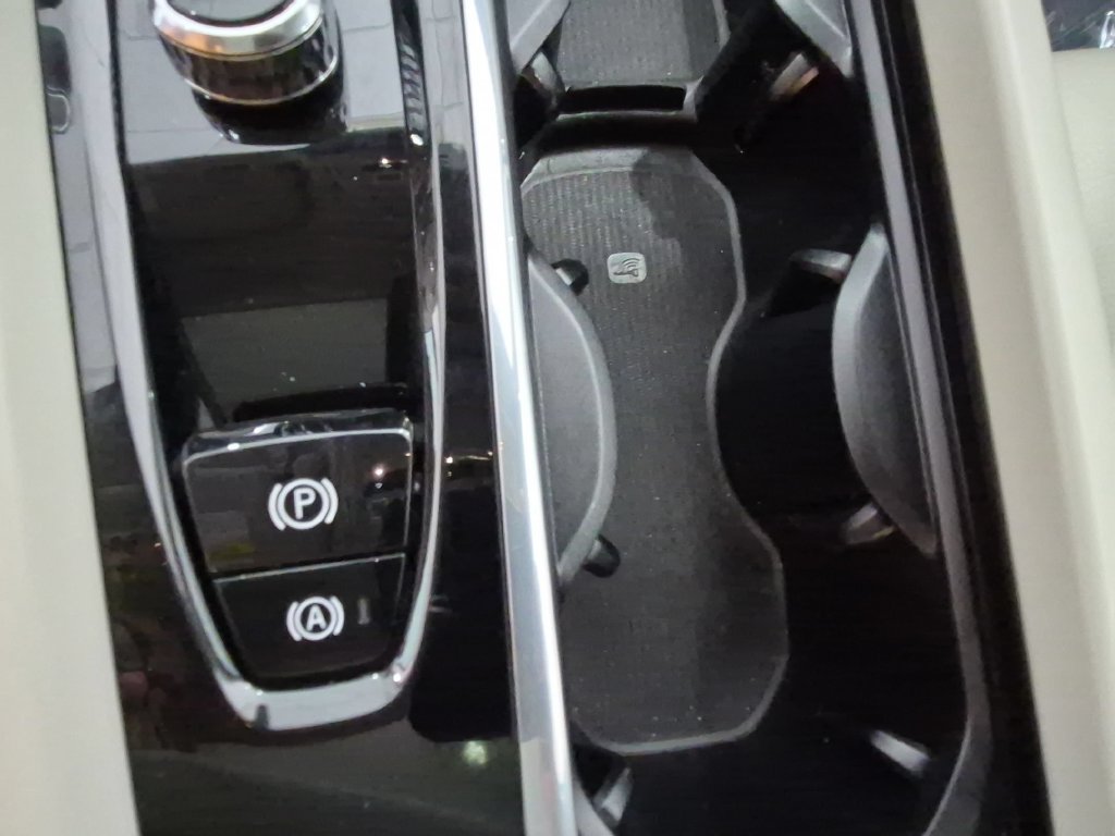 Used 2025 Volvo V60 B5 Cross Country Plus AWD/4WD image 21