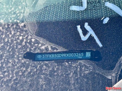 Used 2024 Toyota Tundra SR image 11