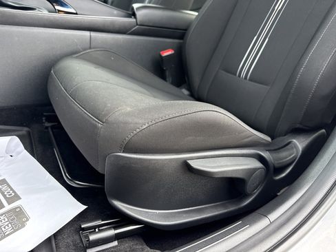Used 2023 Hyundai Elantra SEL w/ Convenience Package FWD image 12