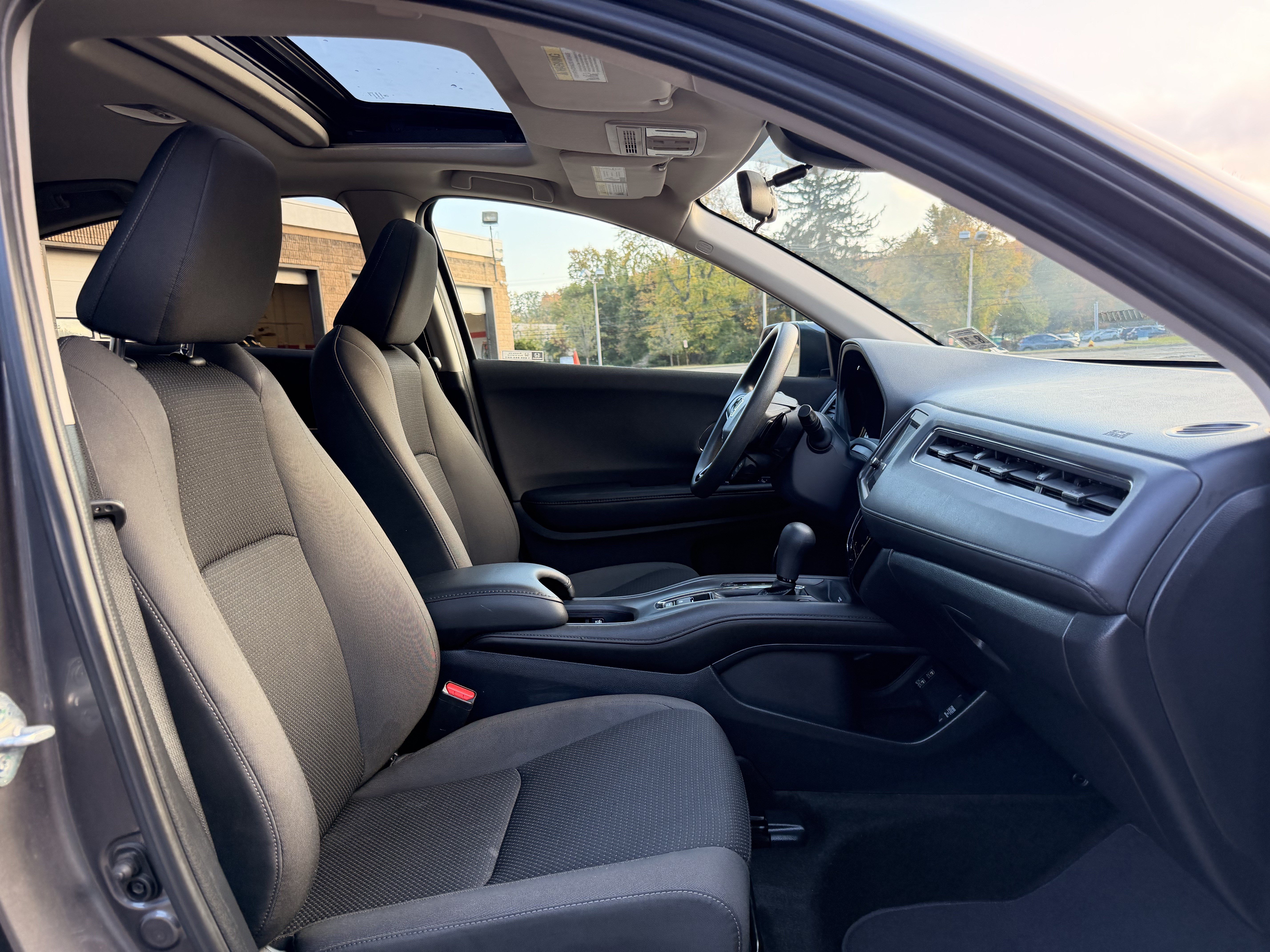 Used 2022 Honda HR-V EX image 12