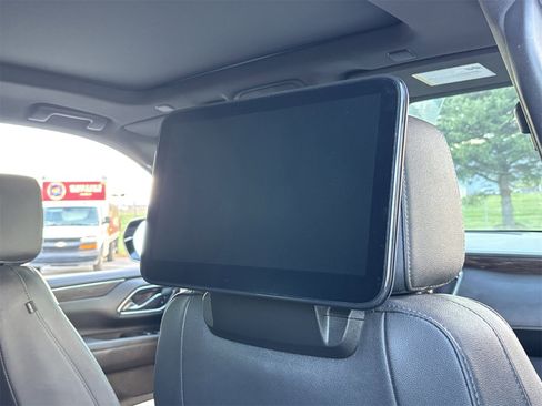 Used 2024 Chevrolet Tahoe Z71 w/ Luxury Package image 25