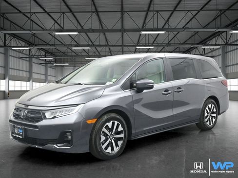 Certified 2026 Honda Odyssey EX-L image 1