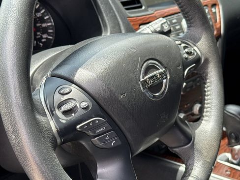 Used 2018 Nissan Pathfinder Platinum FWD image 25