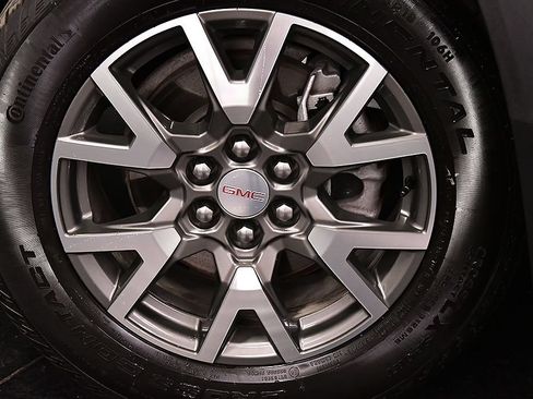 Used 2023 GMC Acadia SLE w/ Driver Convenience Package AWD/4WD image 9