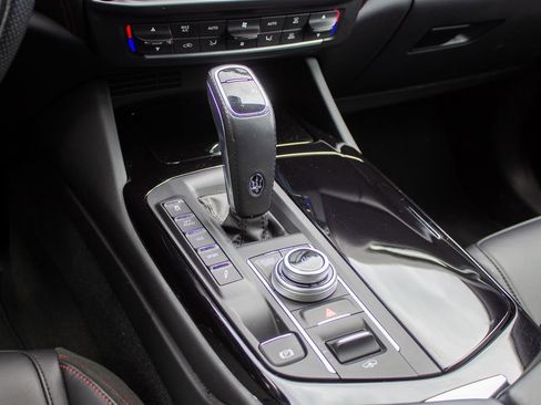 Used 2024 Maserati Levante GT Ultima AWD/4WD image 21