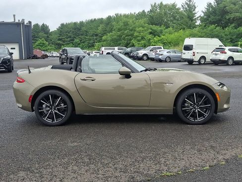 Used 2024 MAZDA MX-5 Miata Grand Touring w/ Weather Package RWD image 8