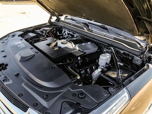 Used 2018 Cadillac Escalade Luxury image 52