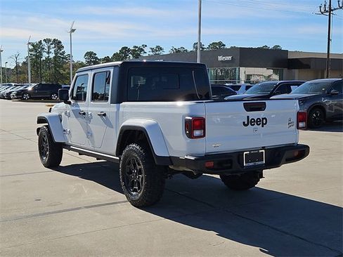 Used 2022 Jeep Gladiator Willys image 7