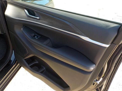 New 2025 Jeep Grand Cherokee Limited w/ Black Appearance Package image 15