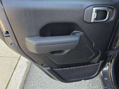 New 2026 Jeep Gladiator Sport image 32