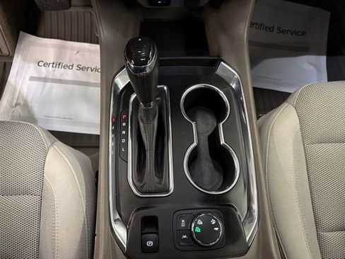 Used 2020 Chevrolet Traverse LT w/ Driver Confidence II Package AWD/4WD image 17
