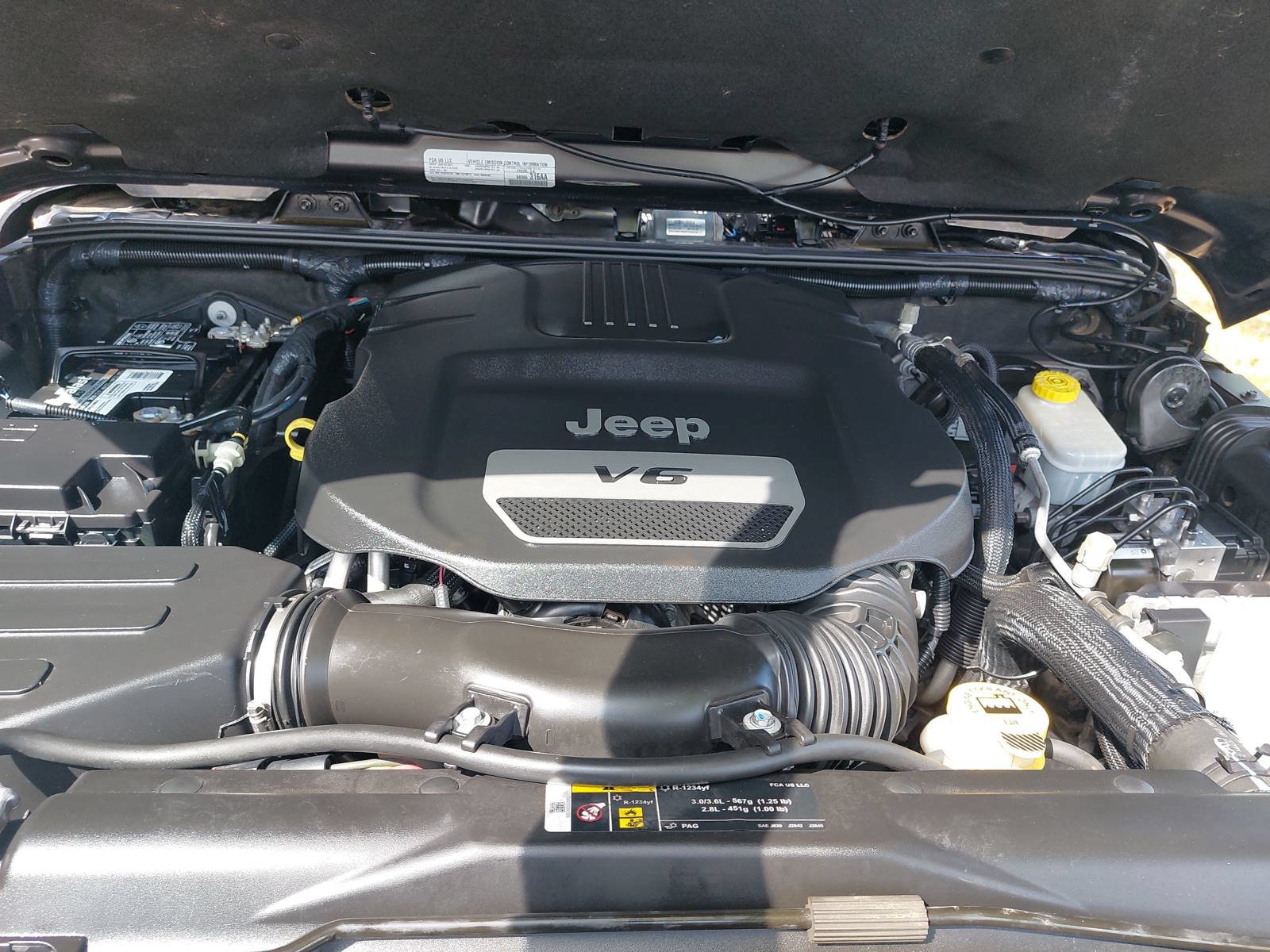 Used 2018 Jeep Wrangler Unlimited Sahara AWD/4WD image 27