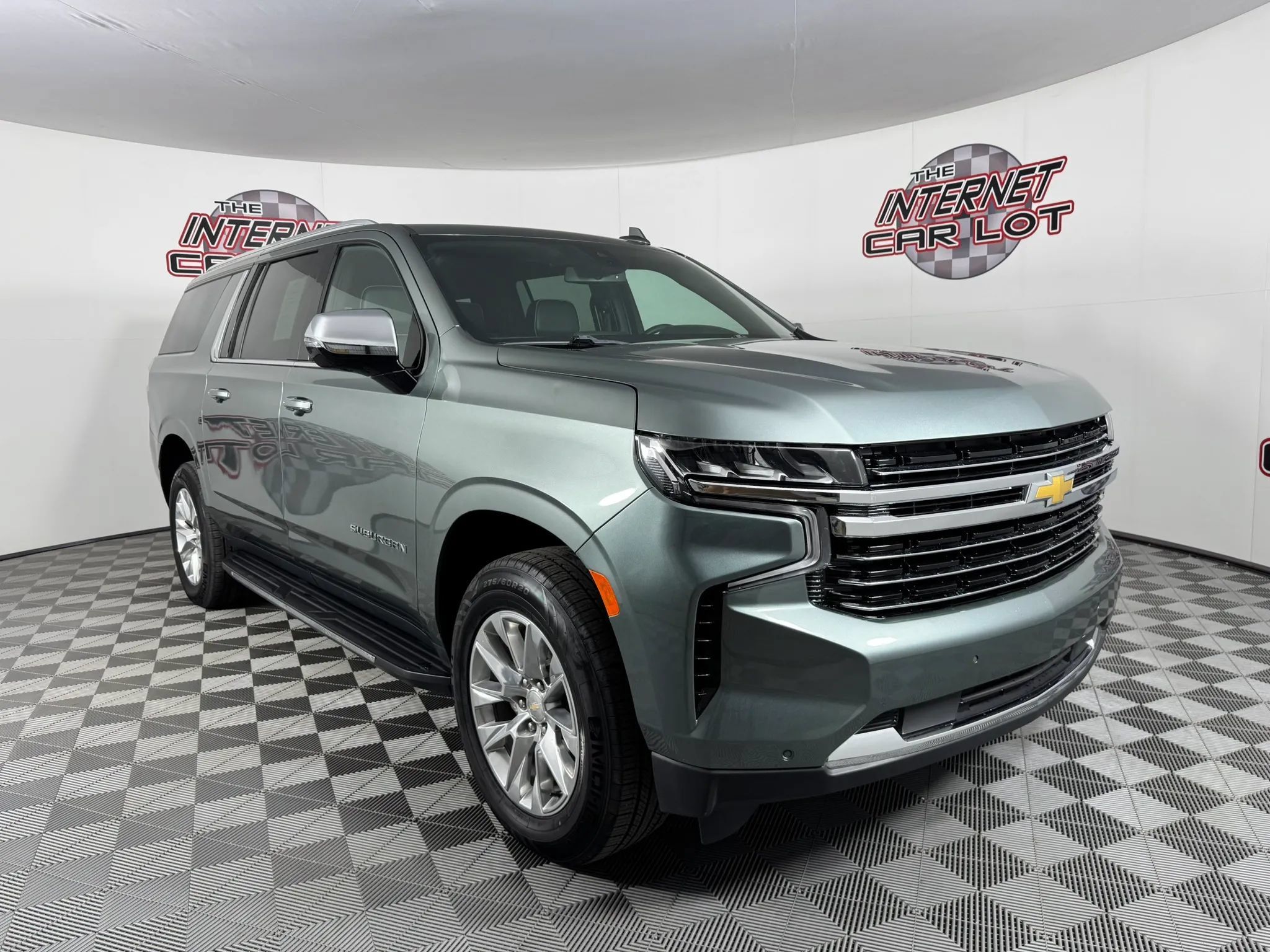 Used 2023 Chevrolet Suburban Premier AWD/4WD image 9