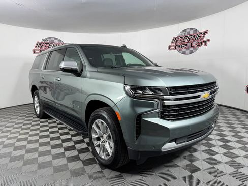 Used 2023 Chevrolet Suburban Premier AWD/4WD image 9