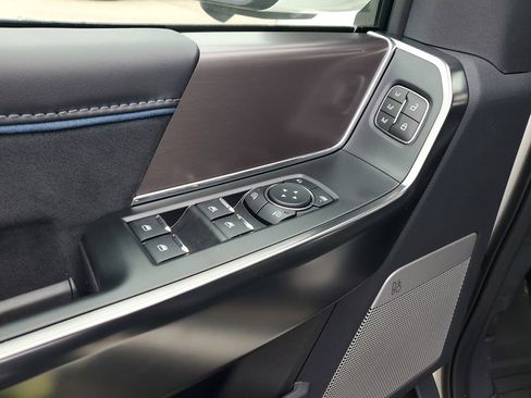 New 2025 Ford F150 Platinum w/ FX4 Off-Road Package image 13