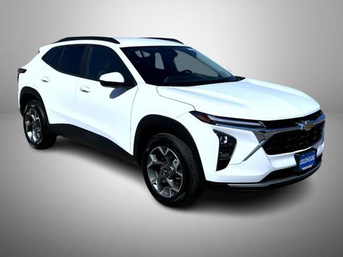 New 2026 Chevrolet Trax LT w/ Driver Confidence Package image 3