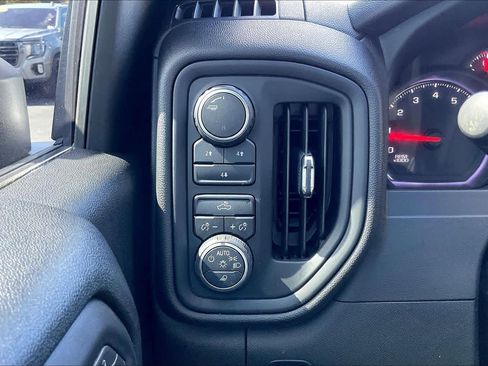 Used 2020 Chevrolet Silverado 2500 Custom w/ Custom Value Package image 32