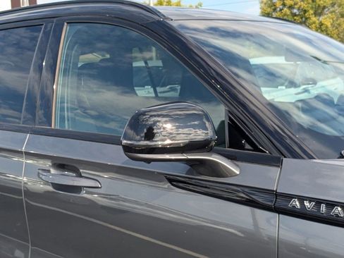 New 2025 Lincoln Aviator Black Label w/ Black Label Special Edition image 12