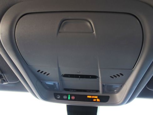 Used 2023 GMC Terrain SLT AWD/4WD image 24